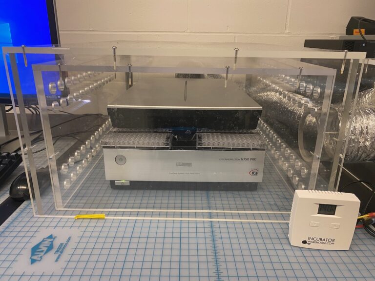 爱荷华州立大学副教授Santosh Pandey生物电子实验室器件